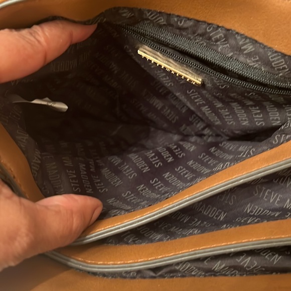 Steve Madden medium size crossbody handbag - Picture 6 of 13